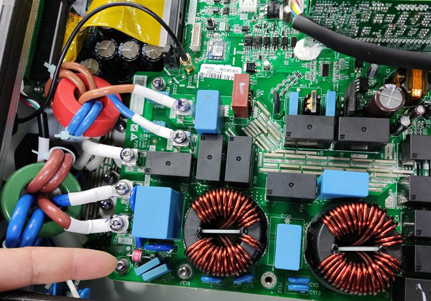Optimization Scheme of Electrolytic Capacitance of Main Board Components of Solar Inverter